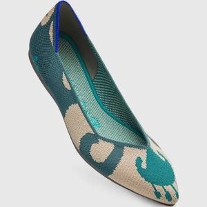Size 9.5 Rothys Retired Moroccan Point